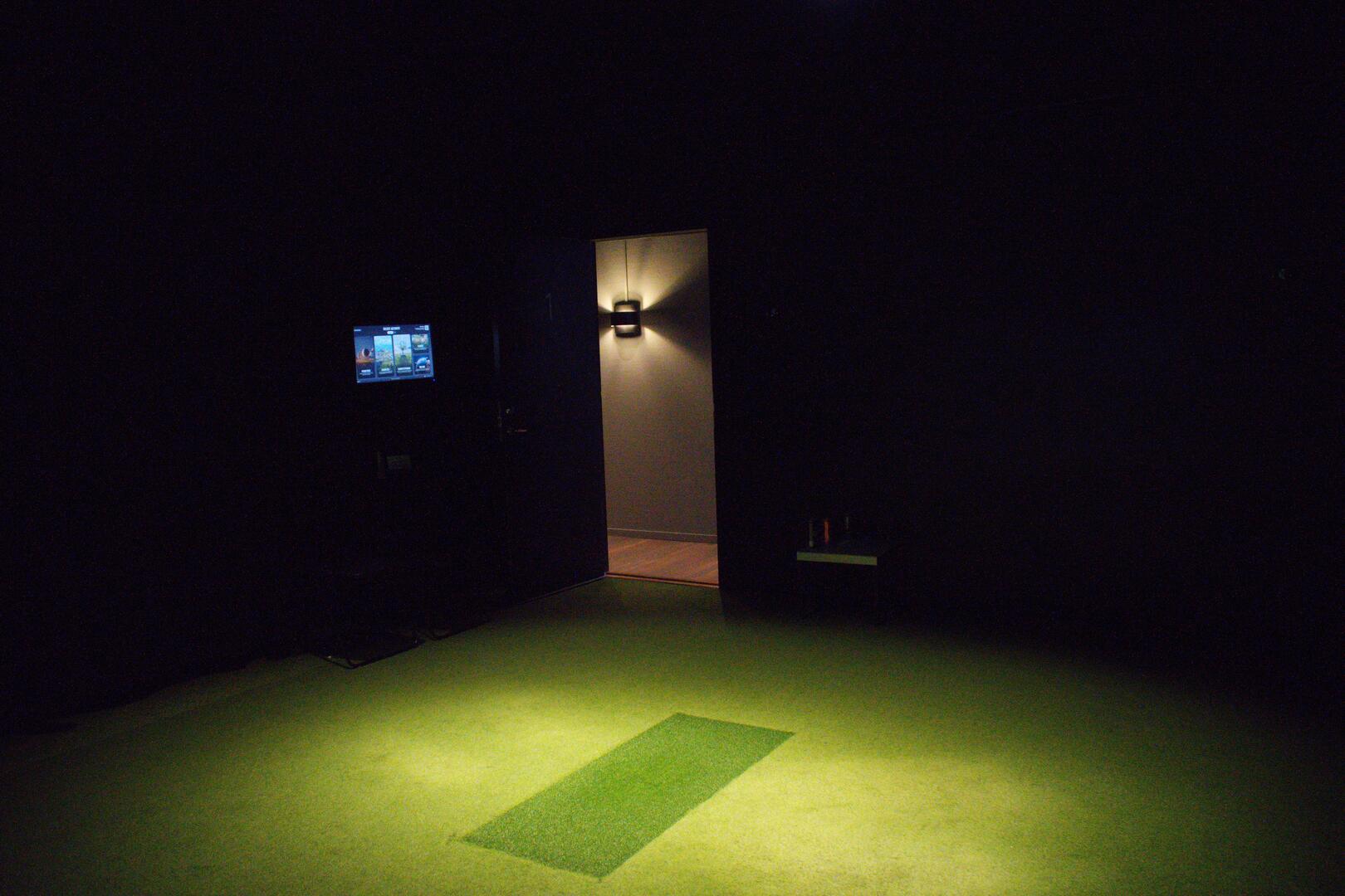 Privat studio med stängd dörr